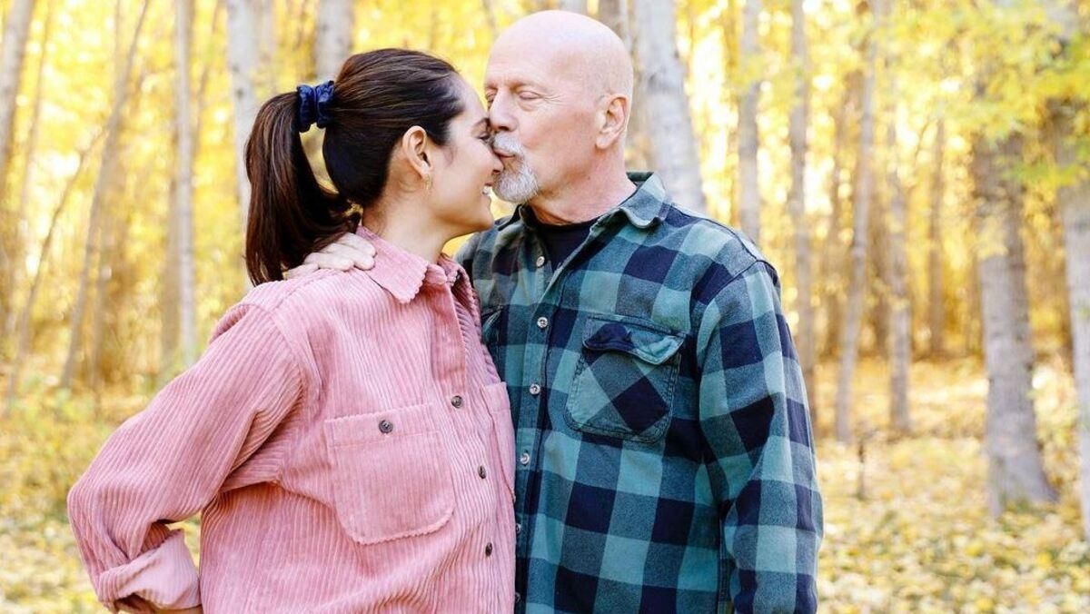 Дружина Брюса Вілліса привітала актора з 12 річницею шлюбу: фото Дружина Брюса Вілліса привітала актора з 12 річницею шлюбу: фото