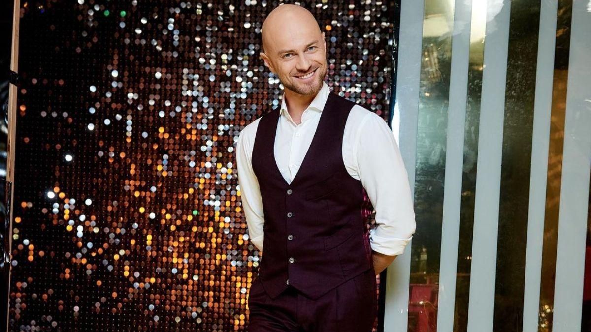 Влад Яма показал архивное фото с одной бровью и прической Влад Яма показал архивное фото с одной бровью и прической