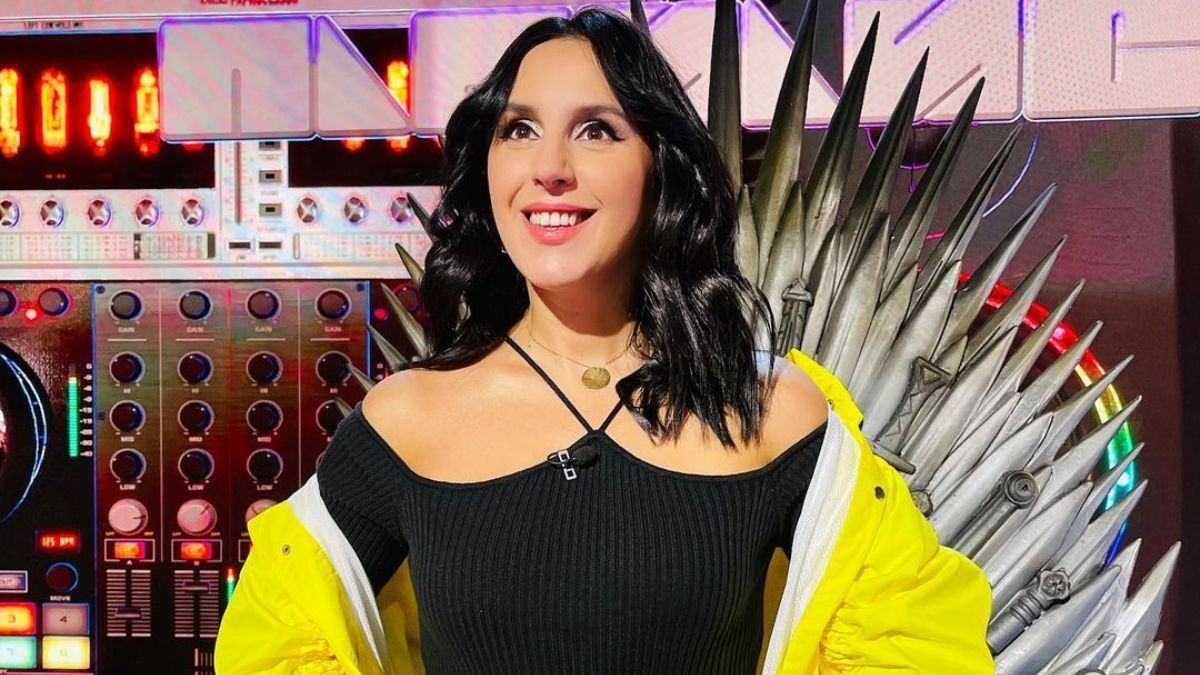 Джамала вразила яскравим образом у жовтому плащі: фото Джамала вразила яскравим образом у жовтому плащі: фото