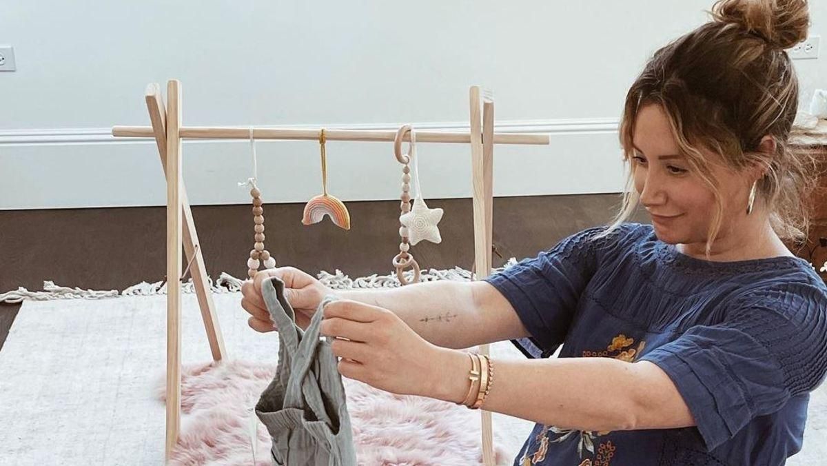 Актриса Эшли Тисдейл впервые стала мамой: трогательное фото