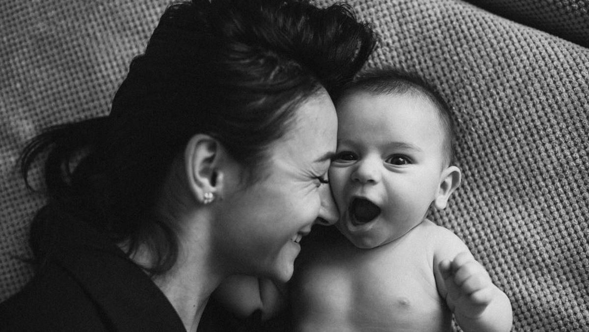 Илона Гвоздева показала  волшебные снимки с сыном: миловидные фото