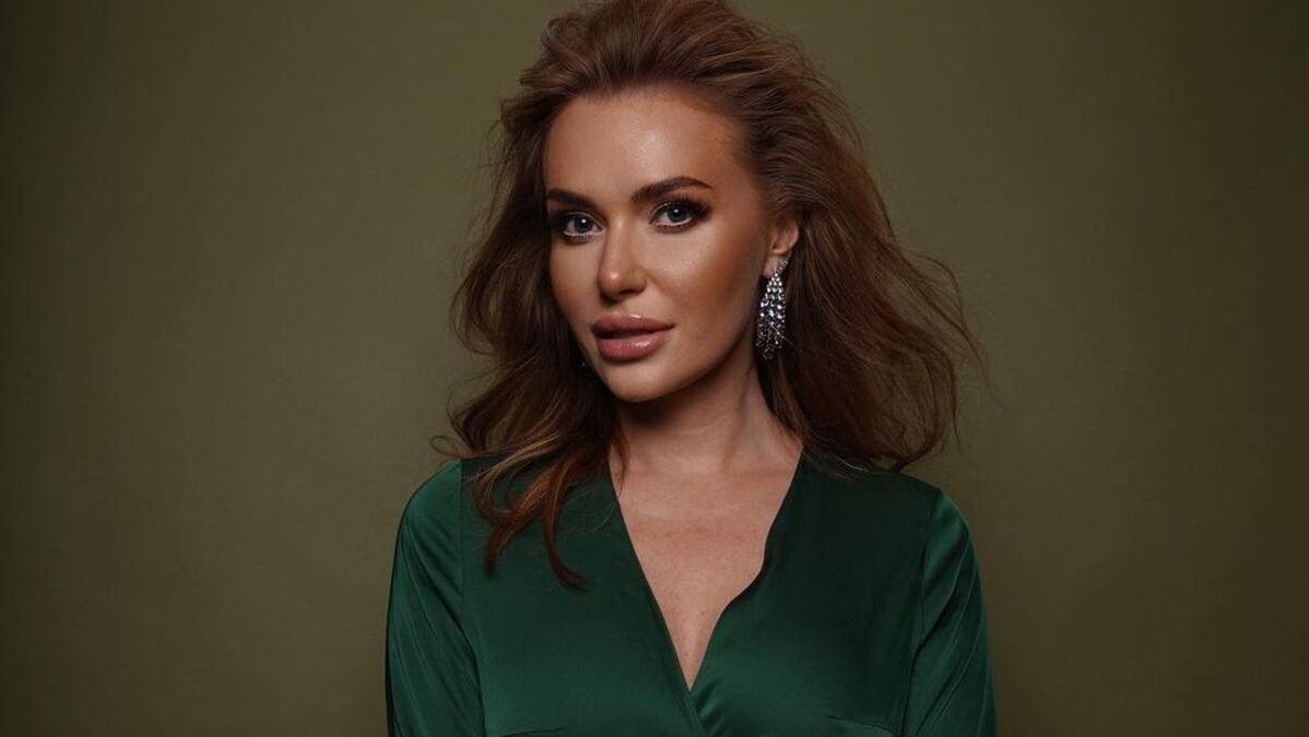 Слава Каминская выпустила первый сольный трек 911 Слава Каминская выпустила первый сольный трек 911