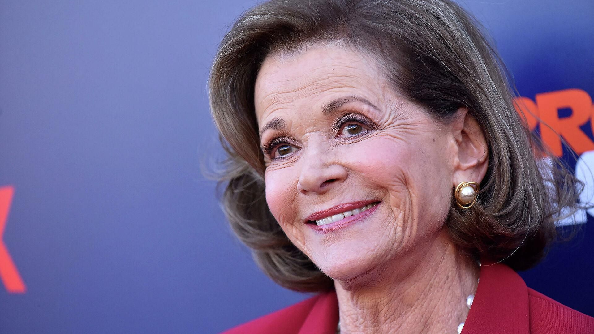 Умерла Джессика Уолтер - звезда сериала Замедленное развитие Умерла Джессика Уолтер - звезда сериала Замедленное развитие