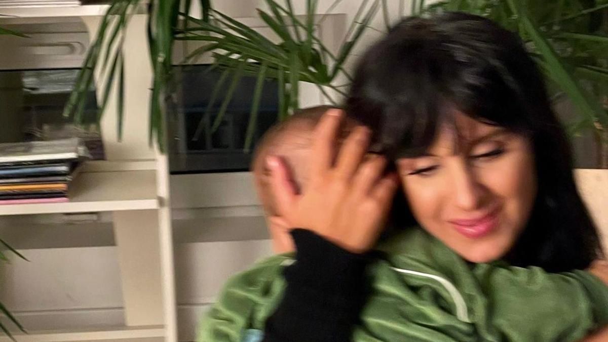 Джамала сняла клип на песню Верю в тебя: видео с сыновьями и мужем Джамала сняла клип на песню Верю в тебя: видео с сыновьями и мужем