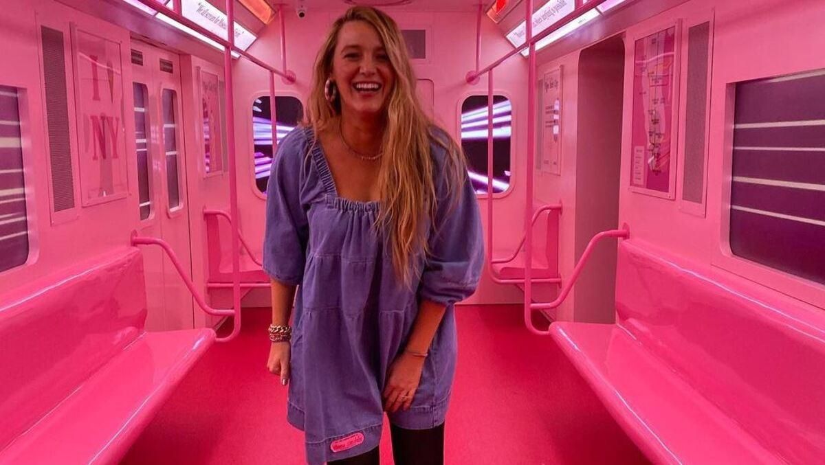 Блейк Лайвлі вакцинувалась від COVID-19 услід за чоловіком: фото Блейк Лайвлі вакцинувалась від COVID-19 услід за чоловіком: фото