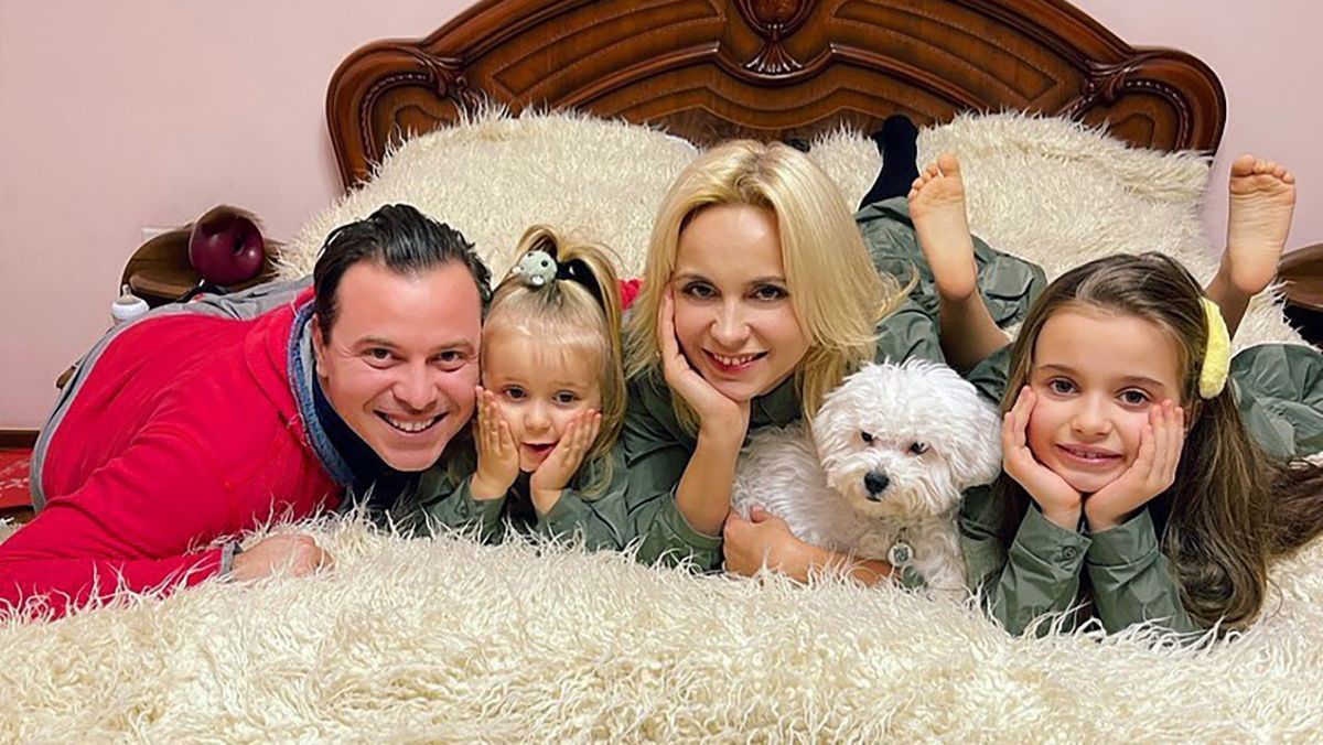 Лілія Ребрик показала кумедний танець з чоловіком і дітьми: відео Лілія Ребрик показала кумедний танець з чоловіком і дітьми: відео