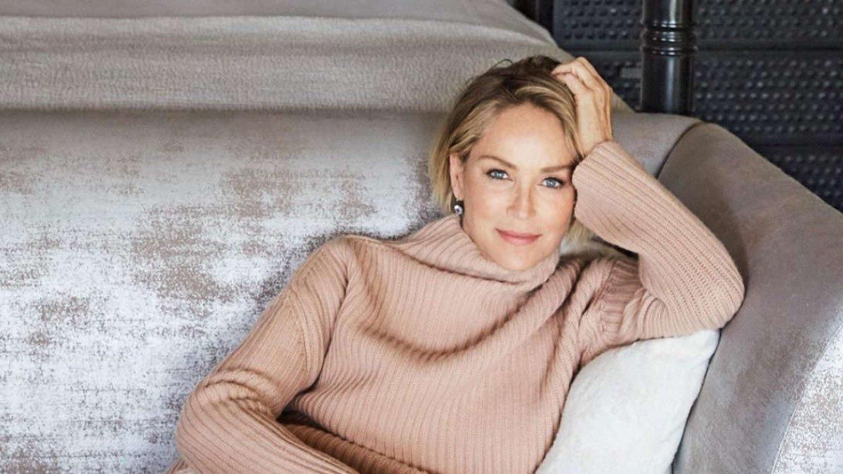 Шерон Стоун зробила таємний аборт у 18 років Шерон Стоун зробила таємний аборт у 18 років