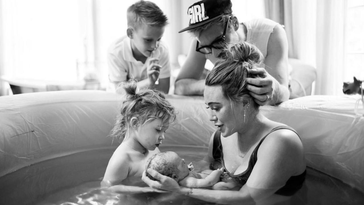 Хилари Дафф показала новорожденную дочь Хилари Дафф показала новорожденную дочь