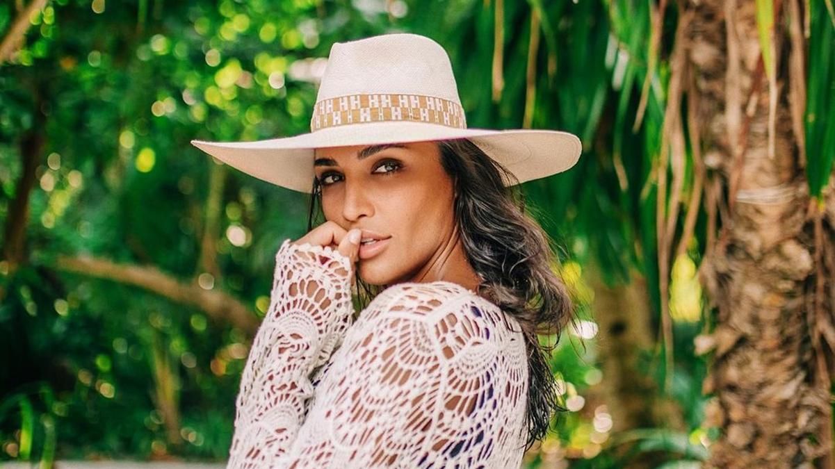 Санта Дімопулос влаштувала скандал в 5-зірковому готелі в Дубаї Санта Дімопулос влаштувала скандал в 5-зірковому готелі в Дубаї