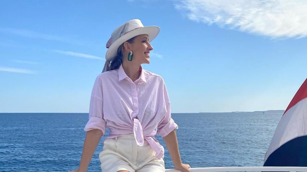 Катя Осадча показала стильний образ на яхті: фото з Єгипту Катя Осадча показала стильний образ на яхті: фото з Єгипту