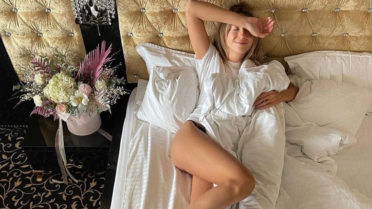 Грайлива Леся Нікітюк оголила пружні сідниці: пікантне фото в ліжку