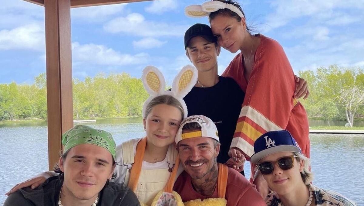 Королівська сім'я, Бекхеми та Кардашян: зірки святкують Великдень Королівська сім'я, Бекхеми та Кардашян: зірки святкують Великдень