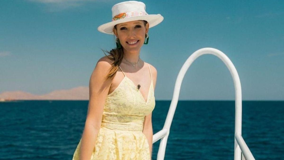 Катя Осадчая покорила летним образом в Египте: фото в лимонном платье