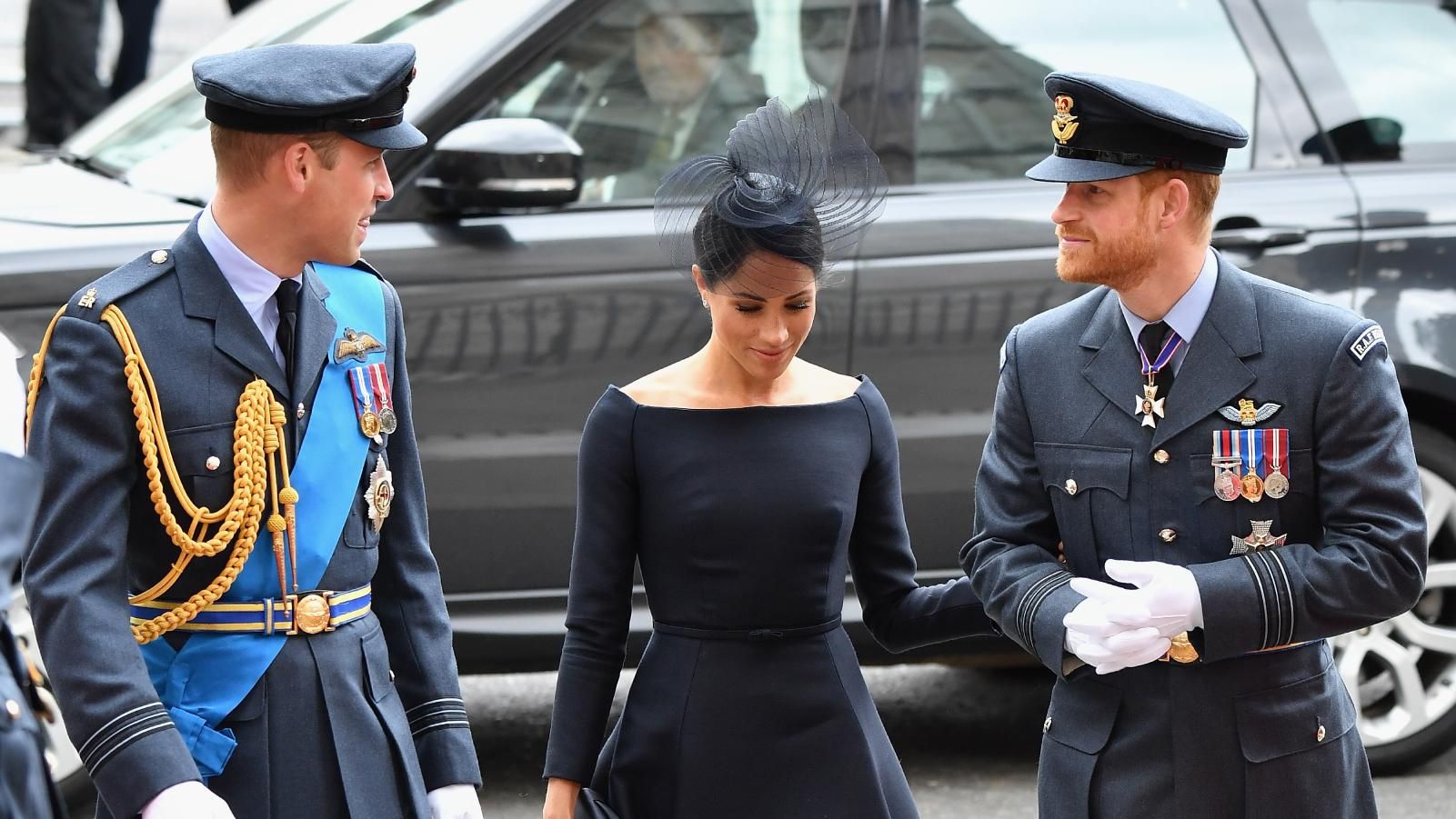 Принц Гаррі та Вільям возз'єднались заради статуї принцеси Діани Принц Гаррі та Вільям возз'єднались заради статуї принцеси Діани