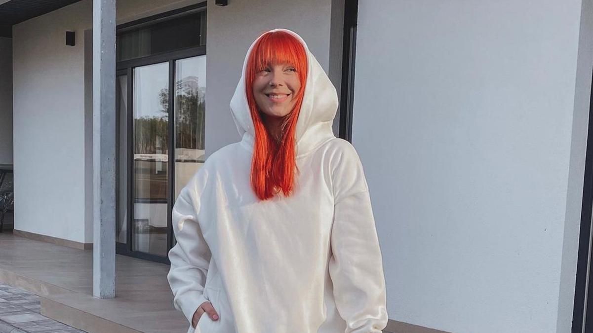 Светлана Тарабарова показала образ в клетчатом пальто: видео Светлана Тарабарова показала образ в клетчатом пальто: видео