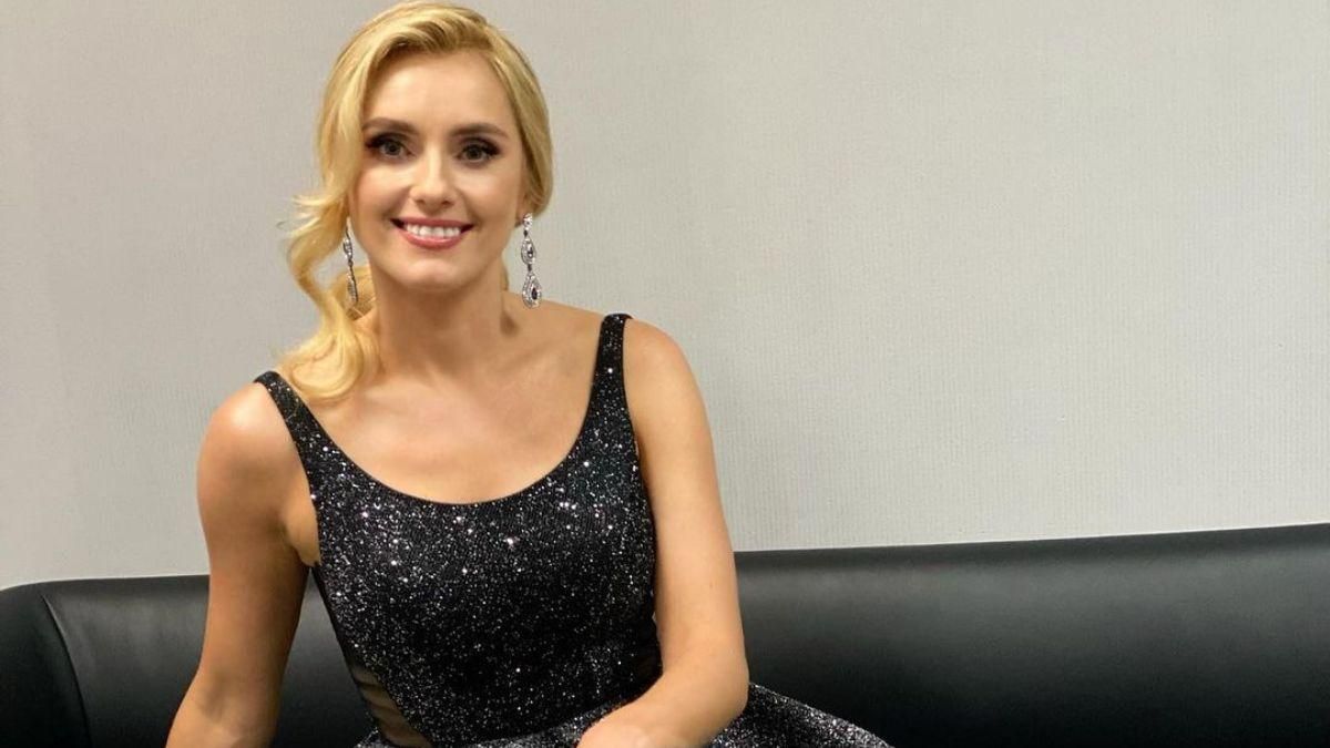 Ірина Федишин підкорила образом у блискучій вечірній сукні: фото Ірина Федишин підкорила образом у блискучій вечірній сукні: фото