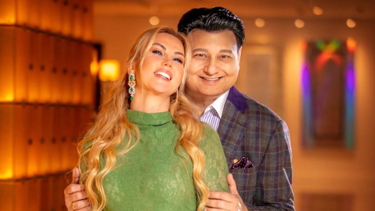 Муж Камалии тайно от жены вакцинировался от COVID-19 Муж Камалии тайно от жены вакцинировался от COVID-19