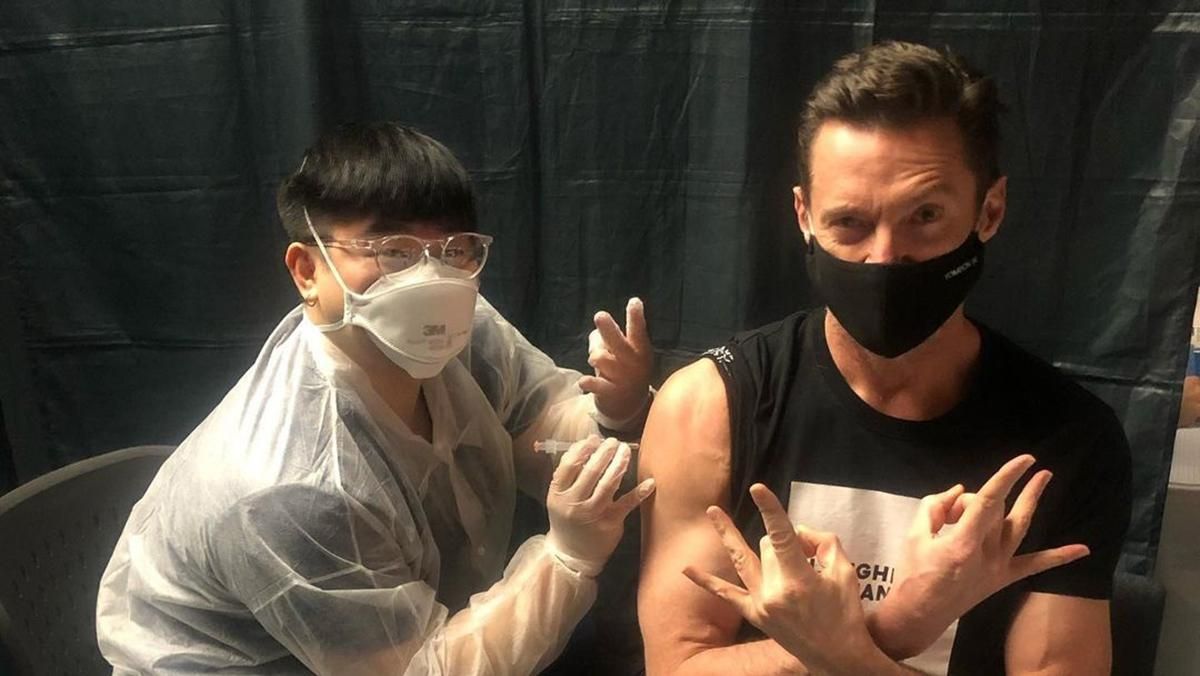 Г'ю Джекман вакцинувався від коронавірусу: фото Г'ю Джекман вакцинувався від коронавірусу: фото