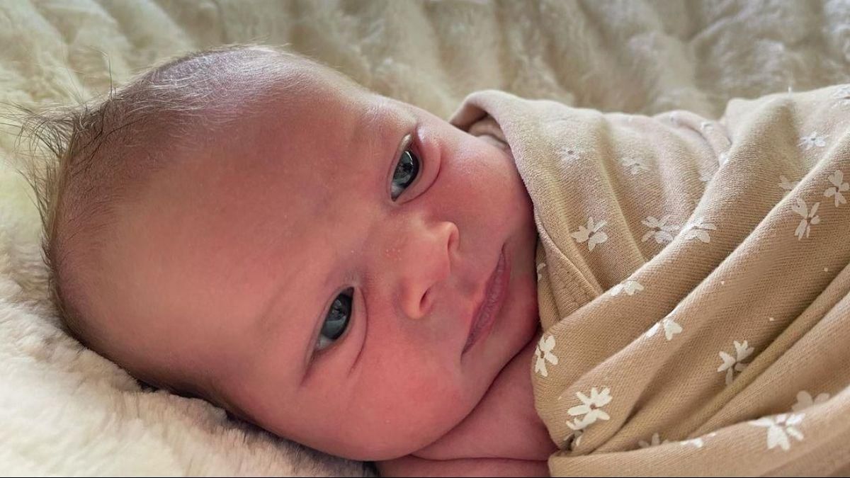 Хилари Дафф показала дочь через 2 недели после рождения: фото