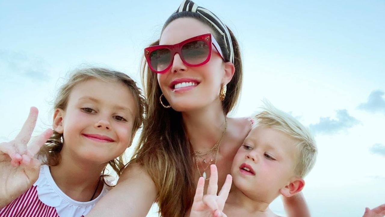 Дружина Армі Гаммер має що сказати про БДСМ-скандал Дружина Армі Гаммер має що сказати про БДСМ-скандал