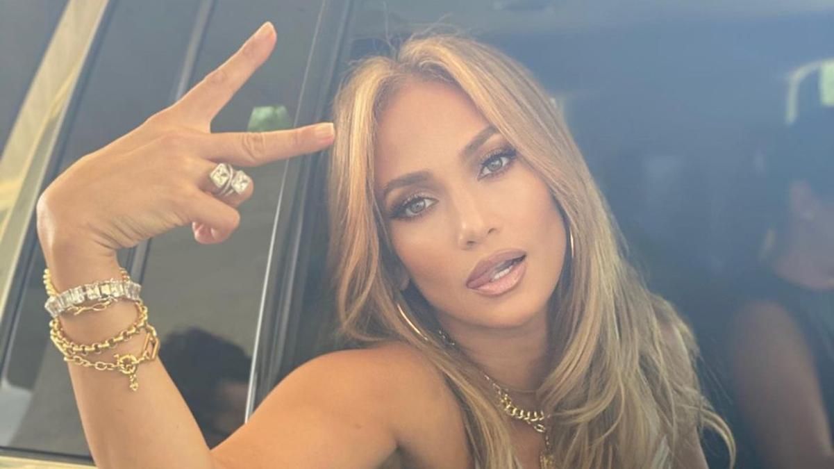 Дженнифер Лопес не носит обручальное кольцо от Алекса Родригеса: фото Дженнифер Лопес не носит обручальное кольцо от Алекса Родригеса: фото