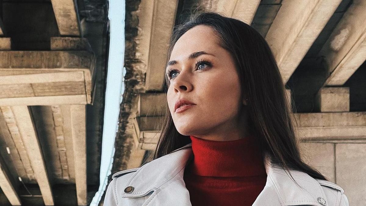 Юлия Санина показала образ в куртке за 20 тысяч гривен Юлия Санина показала образ в куртке за 20 тысяч гривен