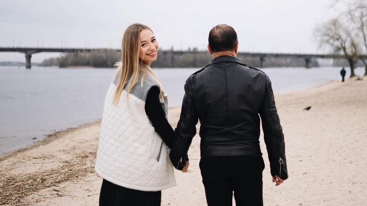 Вагітна дружина Віктора Павліка показала нові фото з коханим
