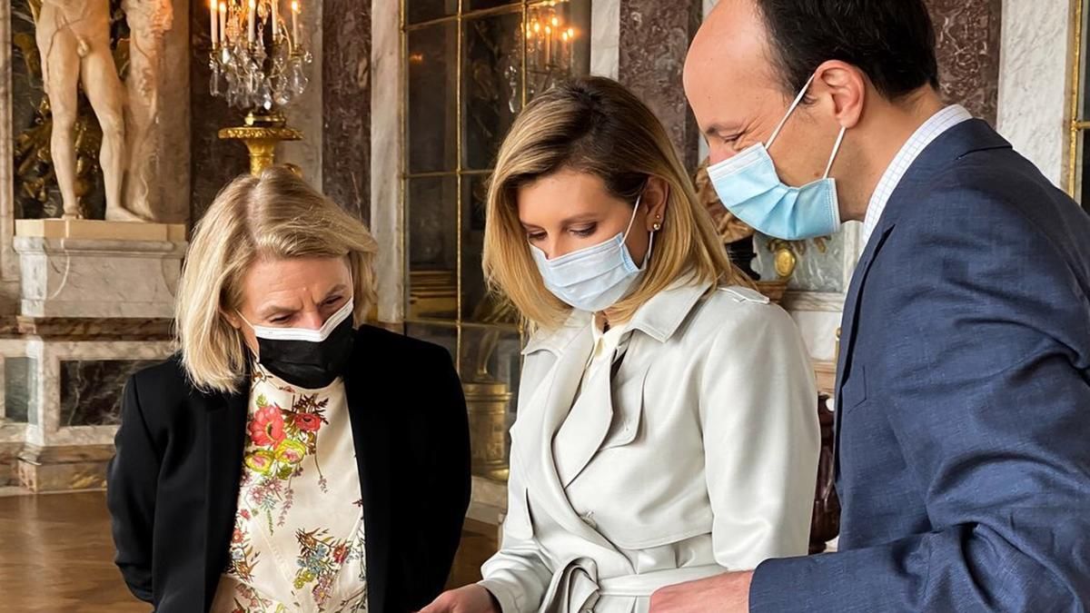 Елена Зеленская посетила Версаль в стильном тренче Елена Зеленская посетила Версаль в стильном тренче