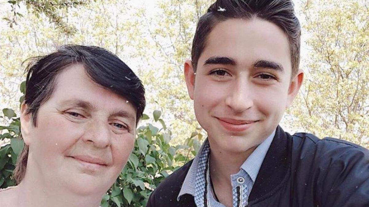 Переможець Голосу країни присвятив пісню важкохворій мамі Переможець Голосу країни присвятив пісню важкохворій мамі