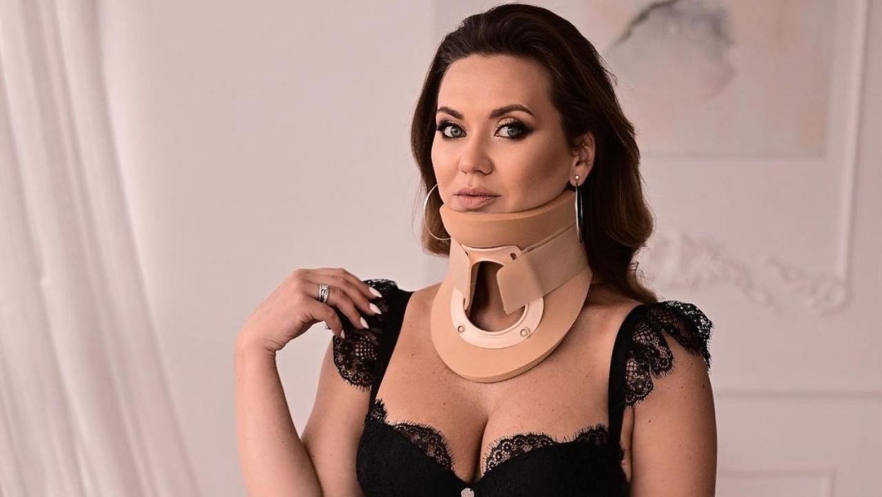 Анні Саліванчук провели операцію на шиї