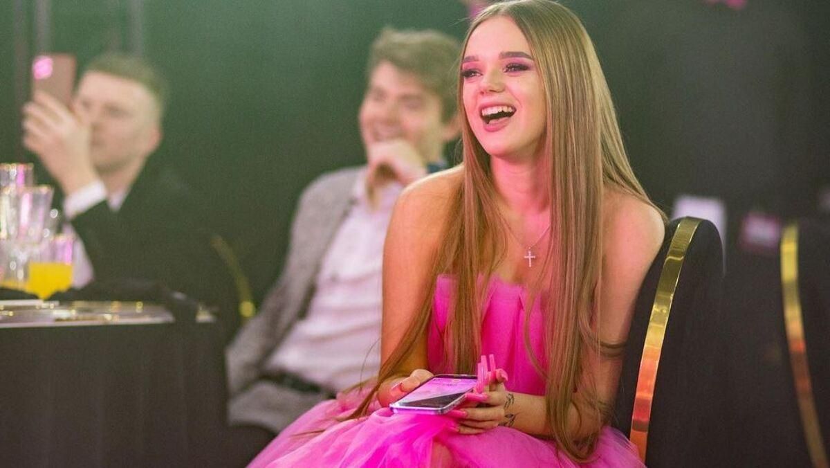 Как 18-летняя Юлия Вербинець сделала праздник в карантин за 3 миллиона Как 18-летняя Юлия Вербинець сделала праздник в карантин за 3 миллиона