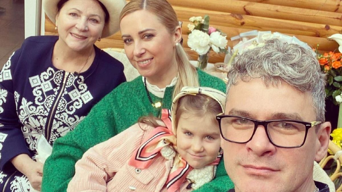 Тоня Матвиенко показала маму, мужа и дочь: фото