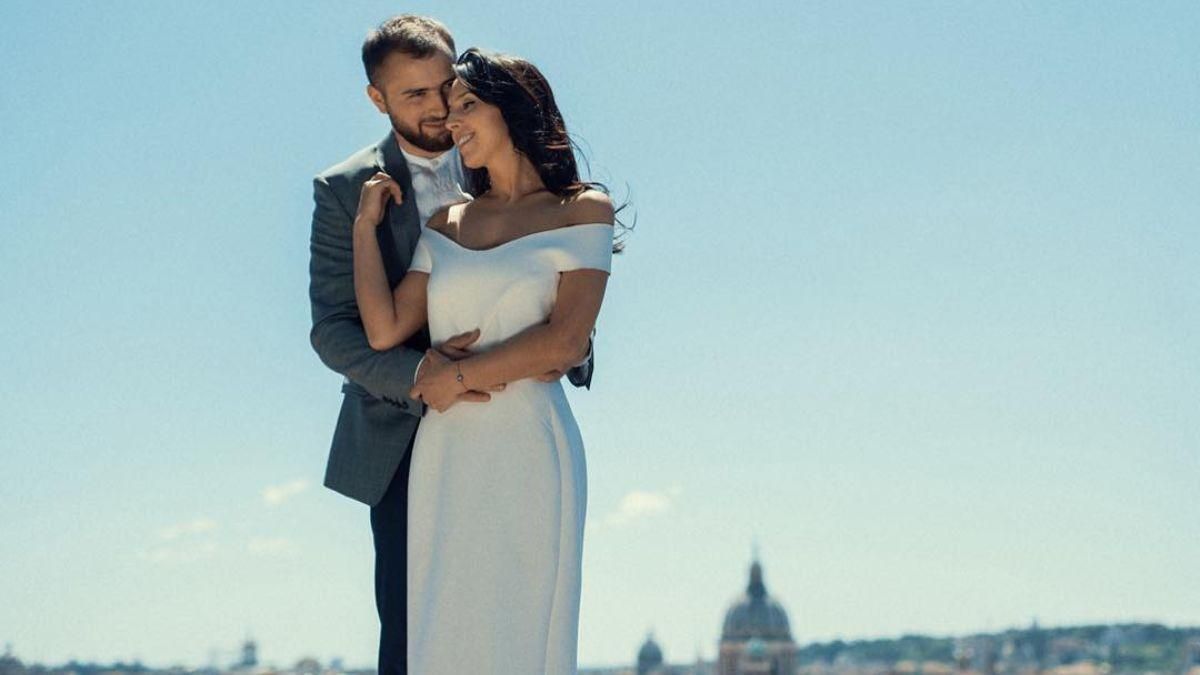 Джамала привітала чоловіка з річницею весілля: відео Джамала привітала чоловіка з річницею весілля: відео