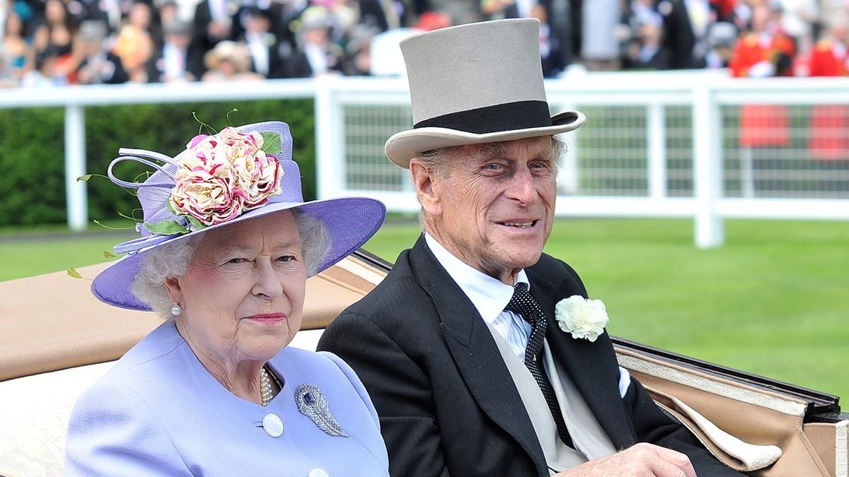 Єлизавета ІІ надсилає листівки з портретом Філіпа: як вони виглядають Єлизавета ІІ надсилає листівки з портретом Філіпа: як вони виглядають