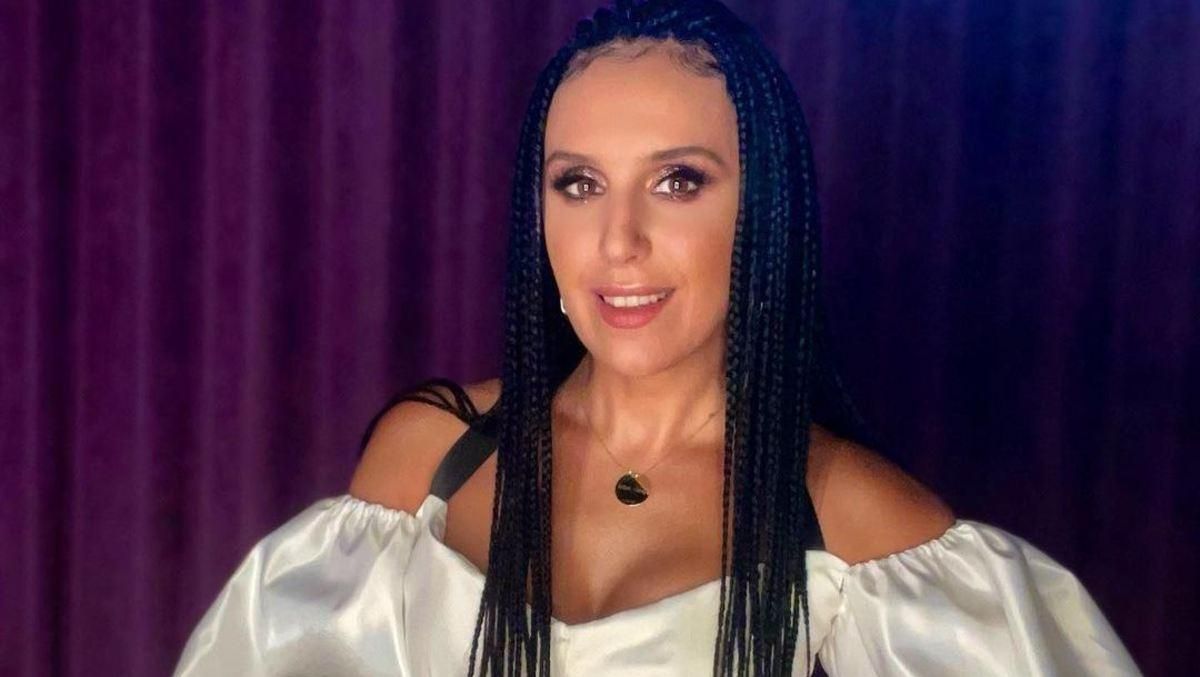 Джамала покорила изысканным образом в атласном костюме: стильное фото Джамала покорила изысканным образом в атласном костюме: стильное фото