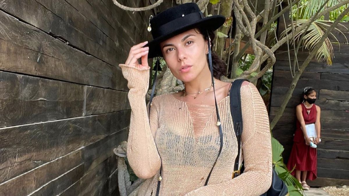 Настя Каменських позувала в сітчастій кофті та шкіряних шортах: фото Настя Каменських позувала в сітчастій кофті та шкіряних шортах: фото