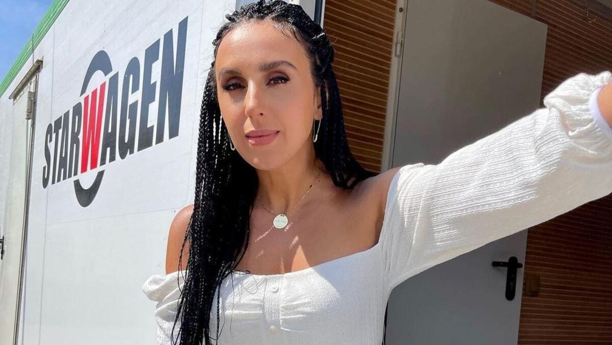 Джамала вразила трендовим аутфітом у топі й джинсах: ефектні знімки Джамала вразила трендовим аутфітом у топі й джинсах: ефектні знімки