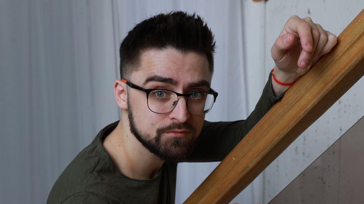 Julik поздравил поклонников с Поливальным понедельником: видео Julik поздравил поклонников с Поливальным понедельником: видео