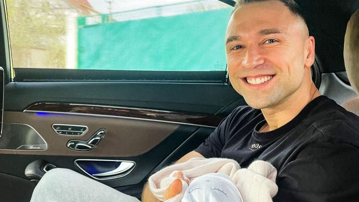 Максим Михайлюк показал новые трогательные фото с маленькой дочкой Максим Михайлюк показал новые трогательные фото с маленькой дочкой