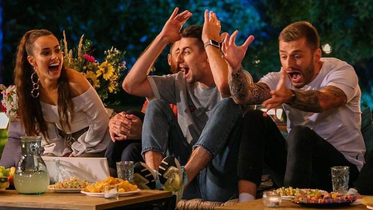 Мішина та Еллерт відпочивають з Рибаком і його дівчиною в Одесі: відео Мішина та Еллерт відпочивають з Рибаком і його дівчиною в Одесі: відео