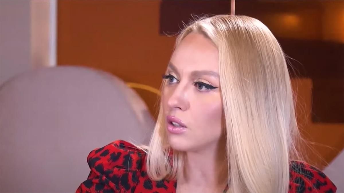 Оля Полякова розповіла, що в дитинстві мама била її Оля Полякова розповіла, що в дитинстві мама била її