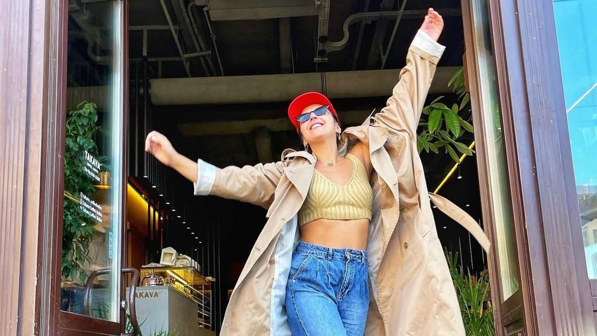 Джамала прогулялась по Киеву в коротком топе и джинсах: фото Джамала прогулялась по Киеву в коротком топе и джинсах: фото