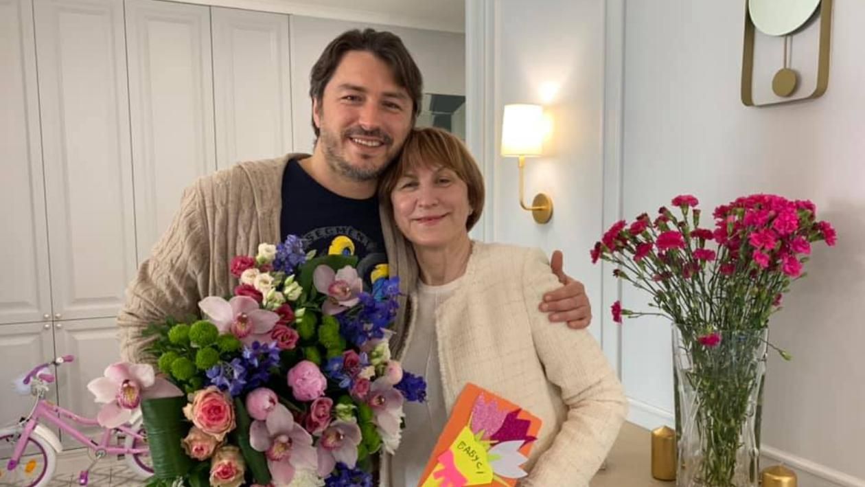 Сергій Притула чуттєво привітав маму з днем народження