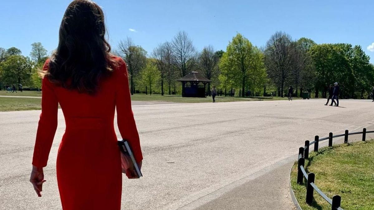 Кейт Міддлтон приголомшила яскравим образом у червоному пальті: фото Кейт Міддлтон приголомшила яскравим образом у червоному пальті: фото