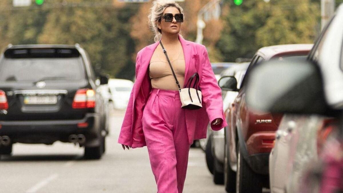 Наталія Могилевська захопила стильним образом у костюмі: ефектне фото Наталія Могилевська захопила стильним образом у костюмі: ефектне фото