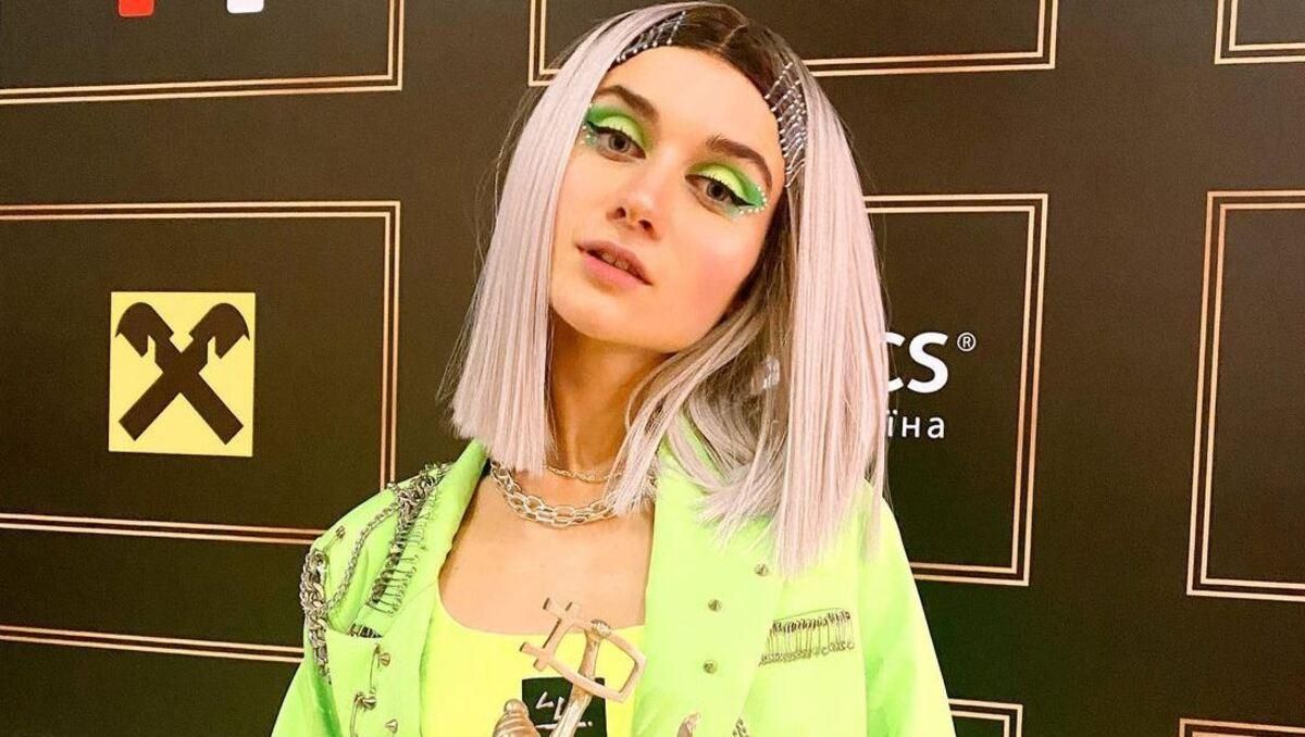 Червона доріжка YUNA-2021: найкращі образи українських знаменитостей Червона доріжка YUNA-2021: найкращі образи українських знаменитостей