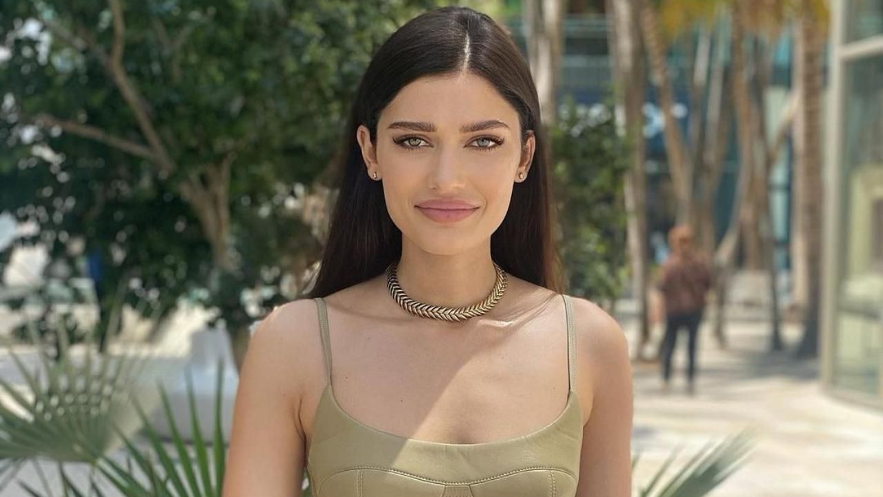 "Мисс Украина" показала стертую до крови ногу, готовясь к конкурсу "Мисс Украина" показала стертую до крови ногу, готовясь к конкурсу