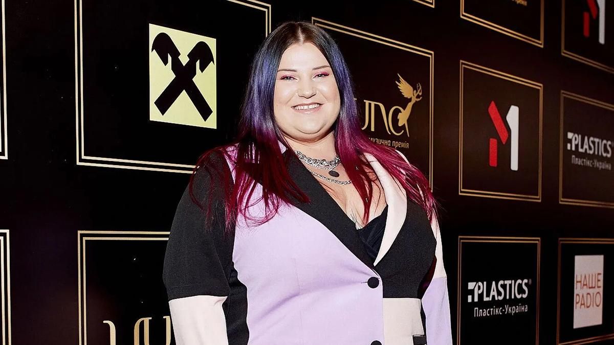 Які подарунки Alyona Alyona отримує від бойфренда Які подарунки Alyona Alyona отримує від бойфренда