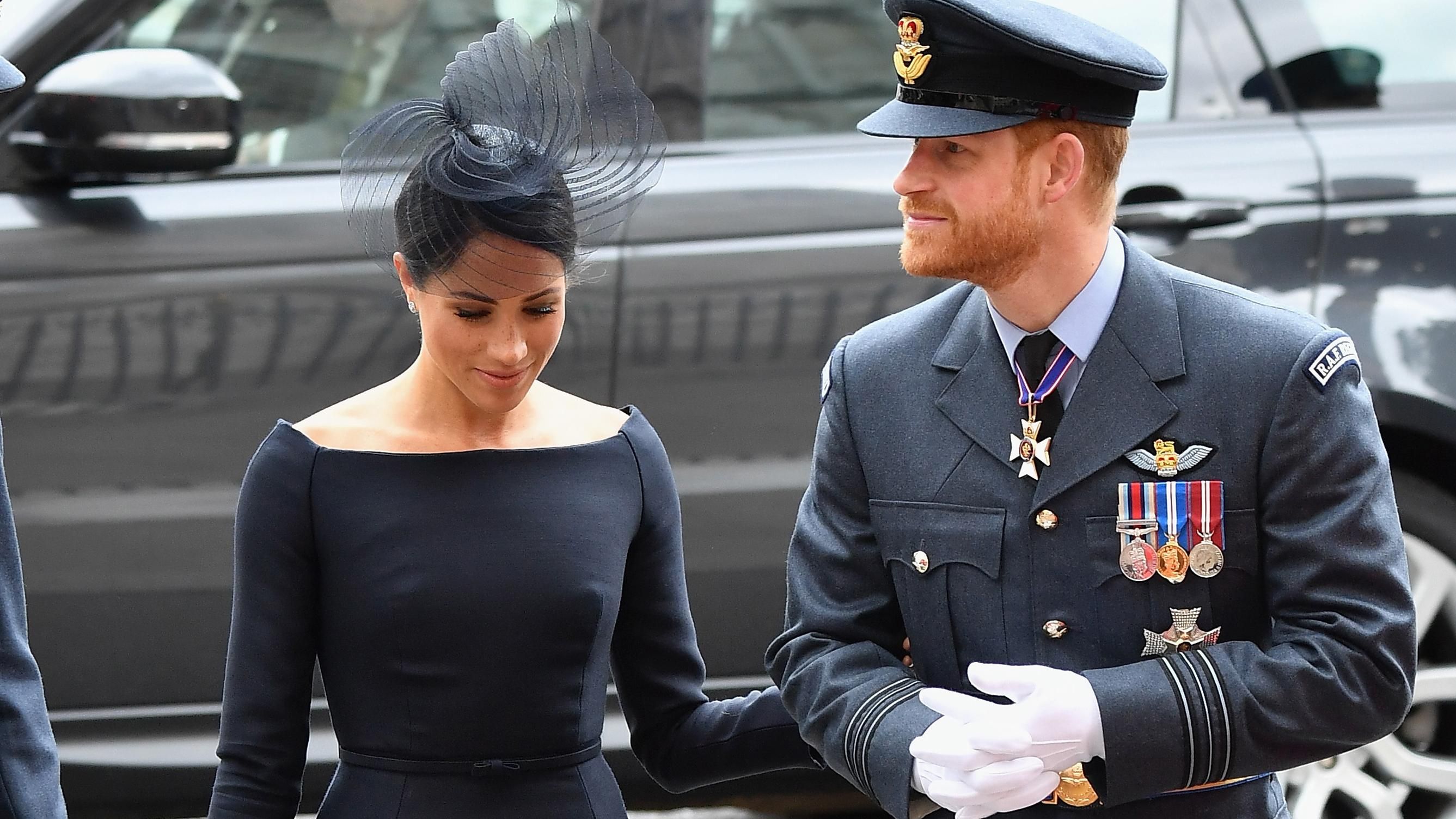 Принц Гарри хотел уйти из королевской семьи еще в 20-летнем возрасте Принц Гарри хотел уйти из королевской семьи еще в 20-летнем возрасте