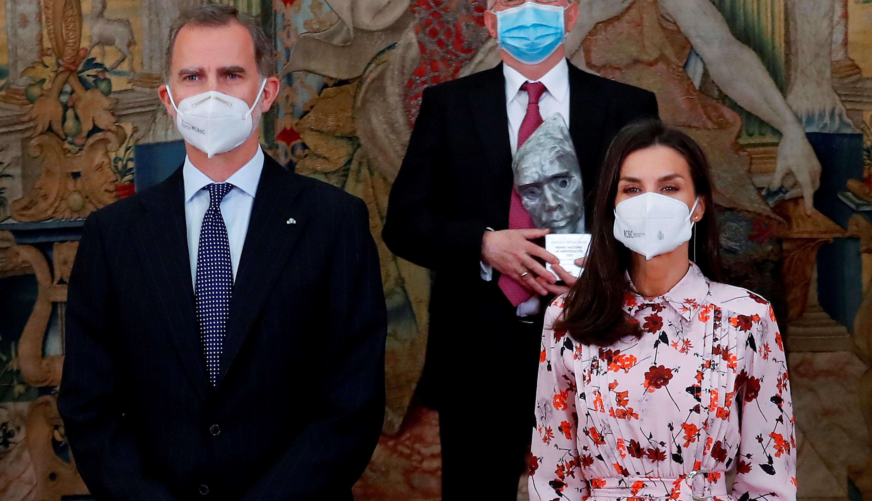 Королева Летиція вразила ніжним образом у квітковій сукні Королева Летиція вразила ніжним образом у квітковій сукні